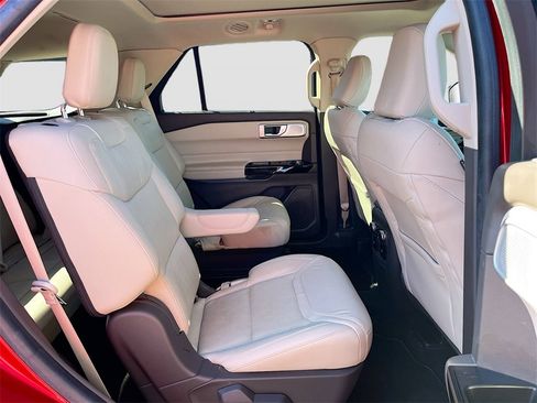 Used 2022 Ford Explorer Platinum w/ Equipment Group 601A image 30