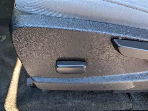 Used 2017 Chevrolet Colorado W/T w/ Custom Special Edition image 26