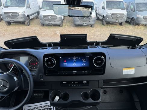 New 2025 Mercedes-Benz Sprinter 2500 image 34