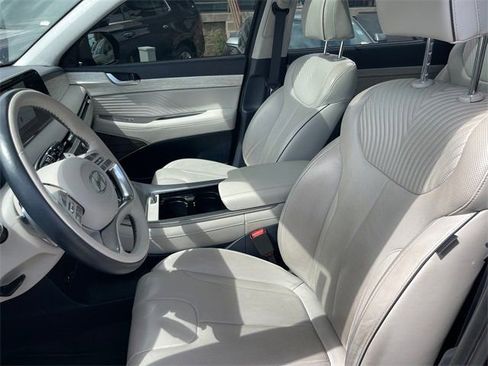 Used 2023 Hyundai Palisade Calligraphy image 11