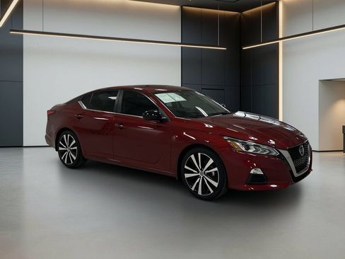 Used 2022 Nissan Altima 2.5 SR FWD image 8