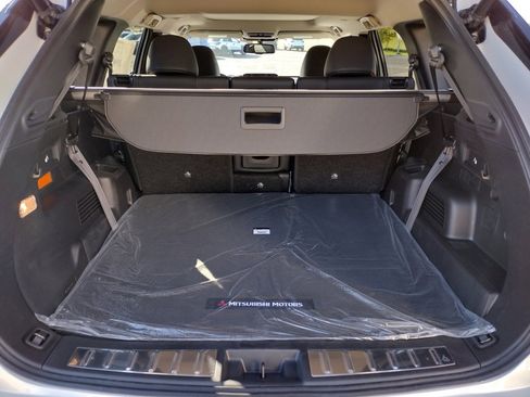 New 2025 Mitsubishi Outlander SE image 10