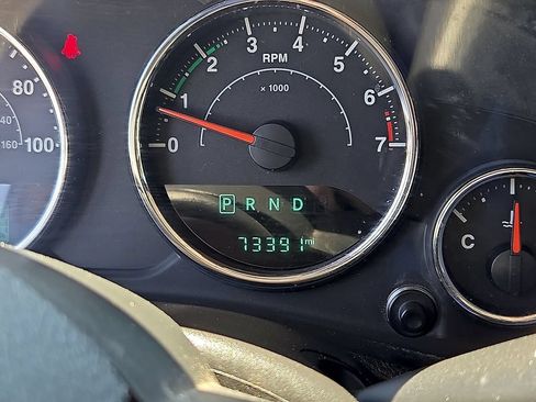 Used 2017 Jeep Wrangler Unlimited Sahara AWD/4WD image 23