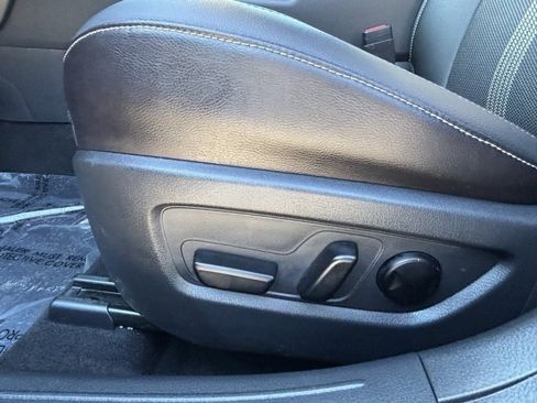 Used 2025 MAZDA CX-50 AWD 2.5 S w/ Premium Package image 11