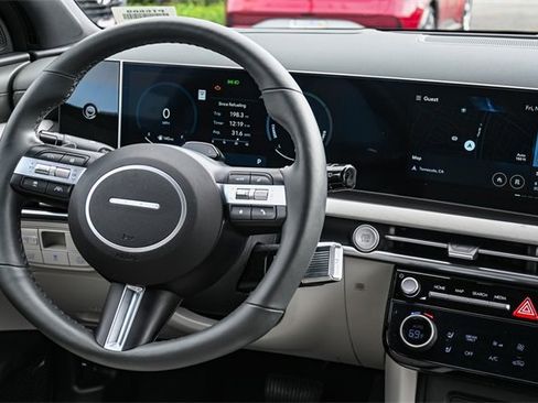 Certified 2025 Hyundai Tucson Limited image 18