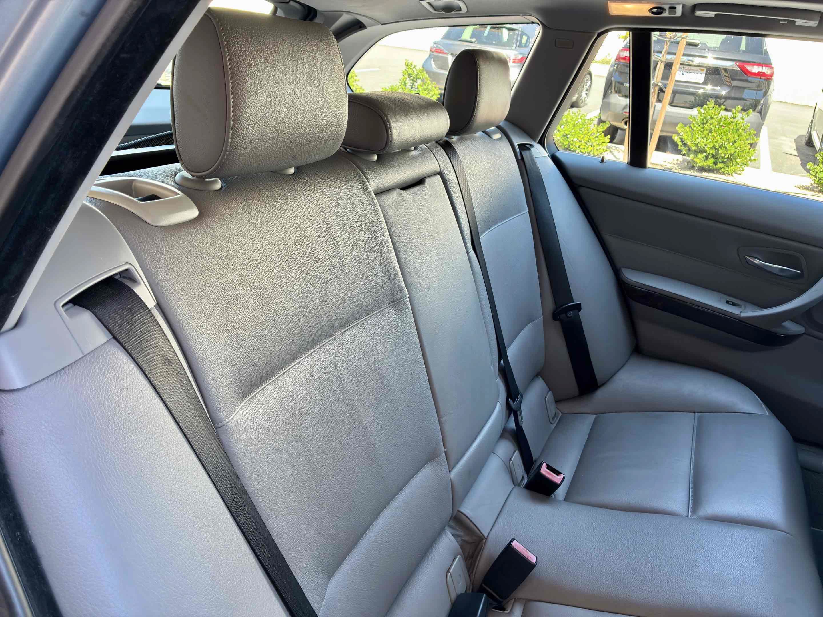 Used 2007 BMW 328i Wagon RWD image 40