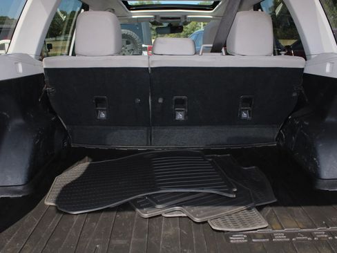 Used 2017 Subaru Forester 2.5i Premium image 11