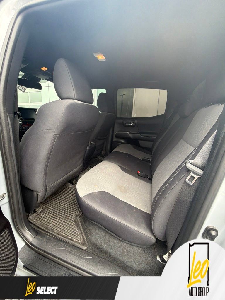 Used 2020 Toyota Tacoma TRD Sport AWD/4WD image 13