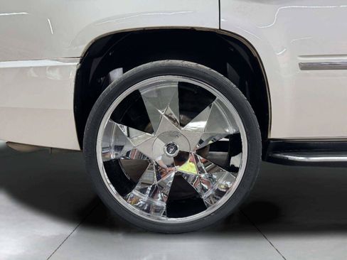Used 2012 Cadillac Escalade Luxury AWD/4WD image 63