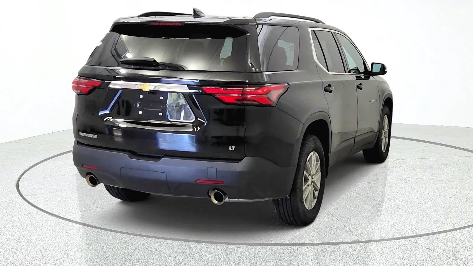 Used 2023 Chevrolet Traverse LT FWD image 7
