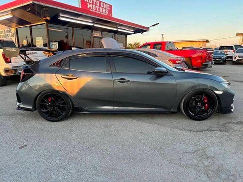 Used 2017 Honda Civic Sport Touring image 4