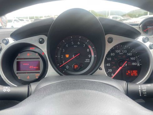 Used 2014 Nissan 370Z Coupe RWD image 10