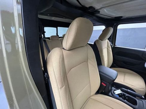 New 2026 Jeep Gladiator Sport image 32