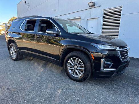 Used 2023 Chevrolet Traverse LT image 7