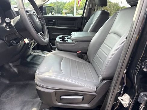 Used 2019 RAM 1500 Tradesman w/ Chrome Appearance Group RWD image 10