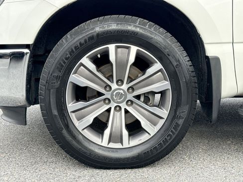 Used 2017 Nissan Titan SL image 12