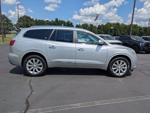 Used 2017 Buick Enclave Premium FWD image 3