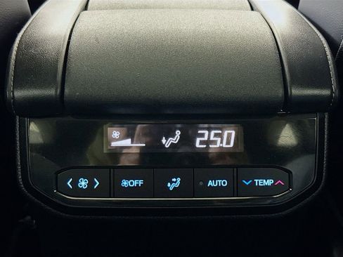 Used 2021 Toyota Highlander XLE image 23