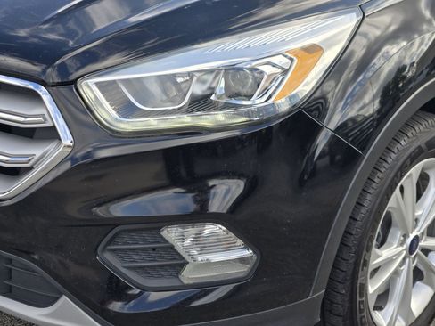 Used 2018 Ford Escape SEL image 9