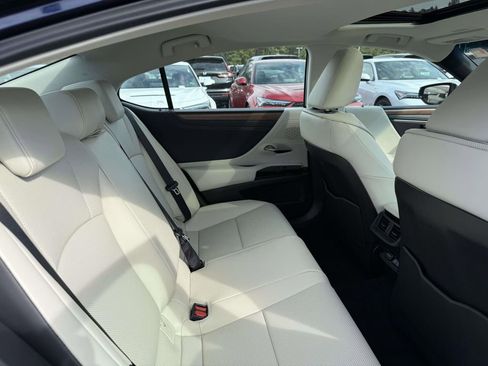 Used 2025 Lexus ES 350 Premium image 18