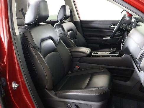 Used 2023 Nissan Pathfinder SL w/ Lighting Package (N92) image 32