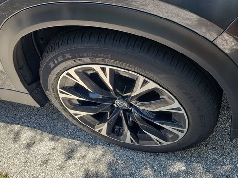 Used 2024 MAZDA CX-90 Plug-In Hybrid w/ Premium Pkg AWD/4WD image 9