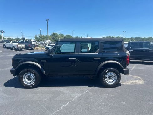 New 2025 Ford Bronco 4-Door image 8