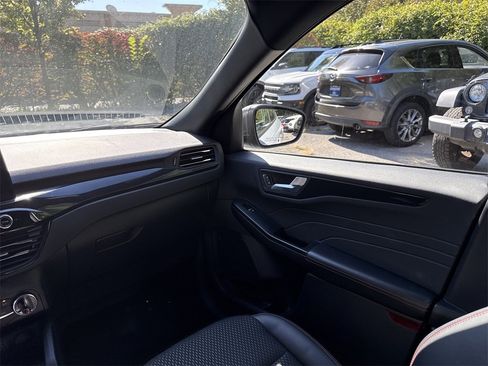 Used 2025 Ford Escape ST-Line image 16