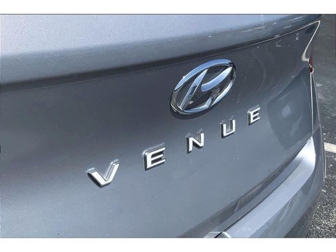 Used 2025 Hyundai Venue SEL FWD image 29