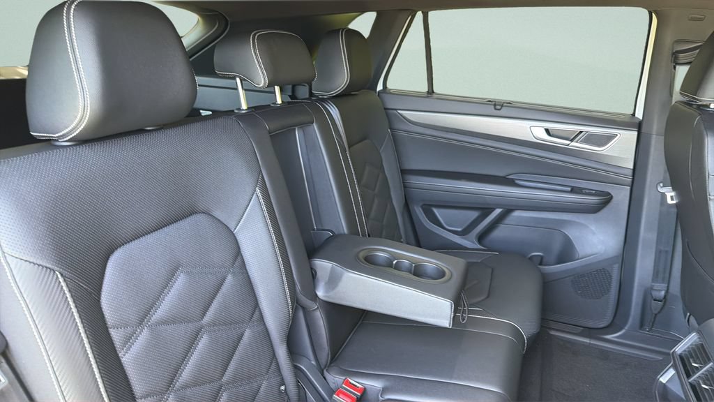 New 2026 Volkswagen Atlas Cross Sport SE FWD image 32