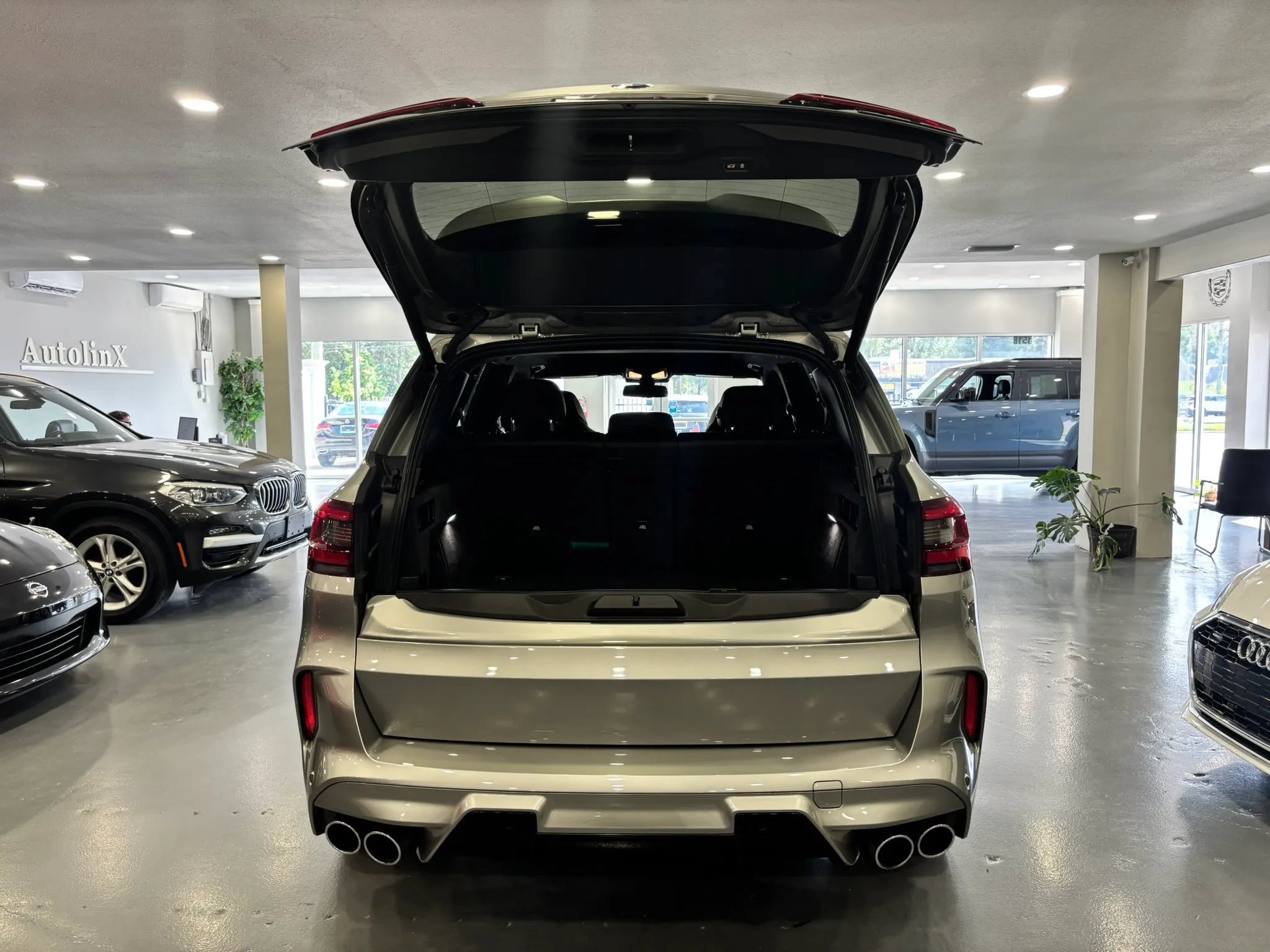 Used 2020 BMW X5 M w/ Executive Package AWD/4WD image 49