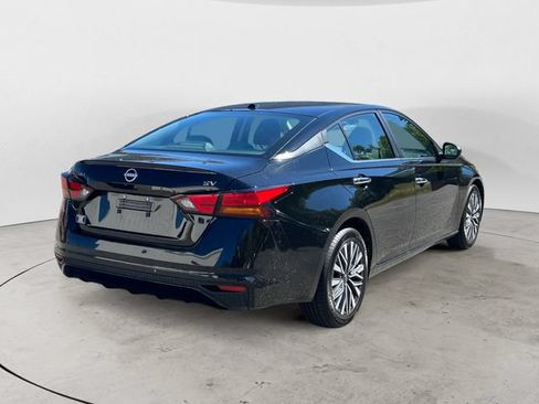 Used 2024 Nissan Altima 2.5 SV FWD image 5