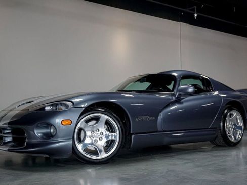 Used 2000 Dodge Viper GTS image 1
