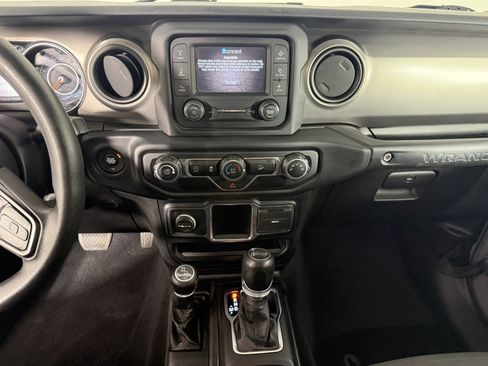 Used 2019 Jeep Wrangler Unlimited Sport AWD/4WD image 18