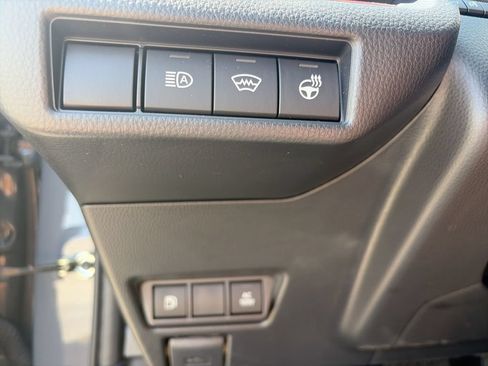 Used 2026 Toyota Prius Plug-In Hybrid FWD image 25