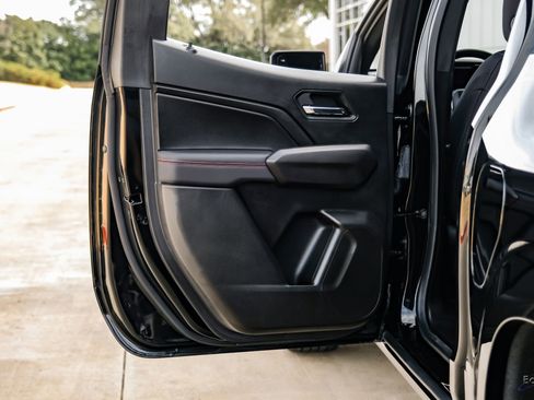 Used 2024 Chevrolet Colorado Z71 w/ Z71 Convenience Package 2 image 86