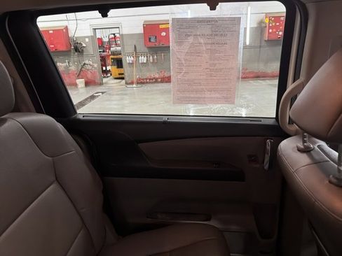 Used 2016 Honda Odyssey EX-L image 12