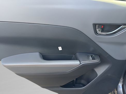 Used 2025 Subaru Crosstrek 2.5i Limited w/ Crosstrek Mirror Package image 10