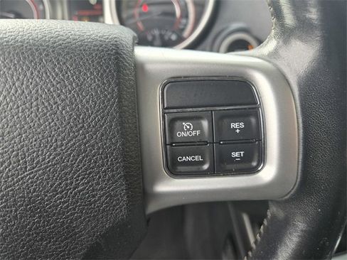 Used 2019 Dodge Journey SE w/ Premium Group image 25