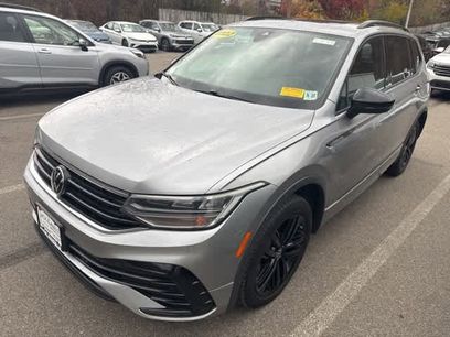 Certified 2022 Volkswagen Tiguan SE R-Line