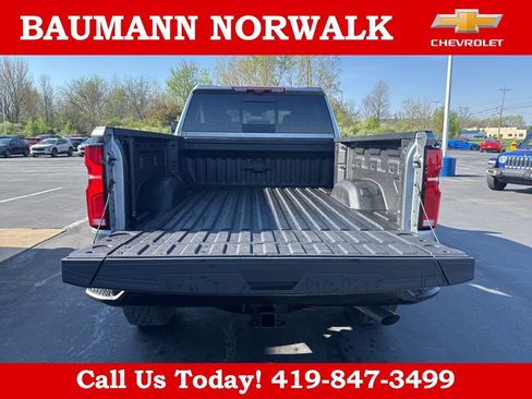 Used 2025 Chevrolet Silverado 2500 ZR2 w/ Technology Package AWD/4WD image 33