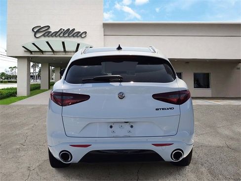 Used 2021 Alfa Romeo Stelvio Sprint w/ Nero Edizione image 4