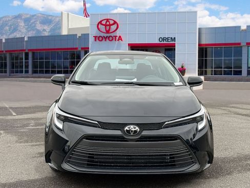 Used 2026 Toyota Corolla LE FWD image 2
