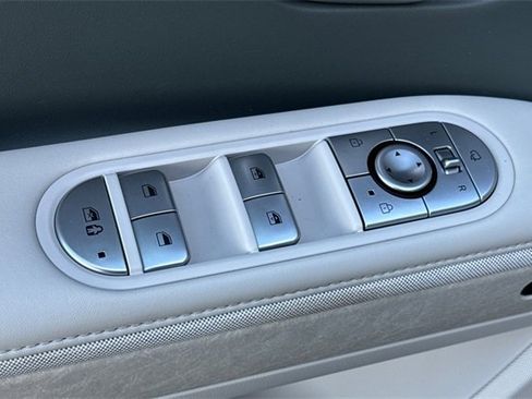 Used 2024 Hyundai Ioniq 5 Limited image 15