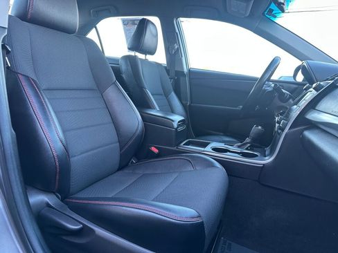 Used 2016 Toyota Camry SE image 27