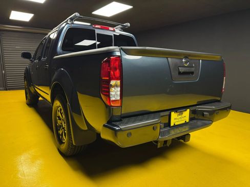Used 2014 Nissan Frontier PRO-4X w/ Pro-4x Luxury Package image 4