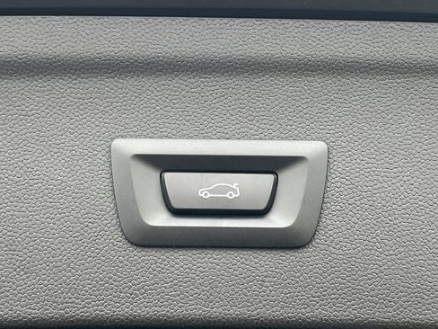 Used 2025 BMW iX xDrive50 image 24