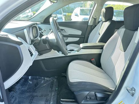 Used 2017 Chevrolet Equinox LS image 13