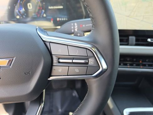 New 2026 Chevrolet Equinox LT w/ Convenience Package II FWD image 32