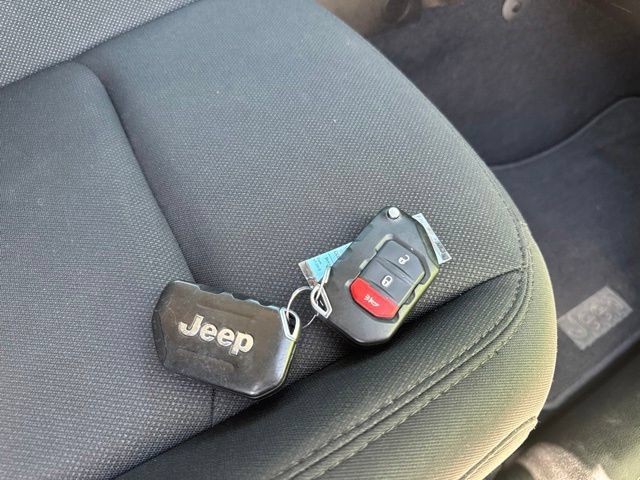 Used 2019 Jeep Wrangler Unlimited Sport S AWD/4WD image 5
